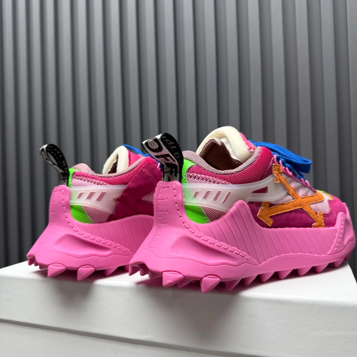 【OFF WHITE】P: 680💰Couple model, Size: Female 35-40; Male 39-44 (customized at 45.46) 2025SS trendy brand OFF WHITE classic popular model, combined outsole, official website original 1:1 developed top-level copy, ️Selected imported high-mercerized matte cowhide splicing breathable mesh ✔️Breathable lining, breathable and comfortable, simple and personalized design, official website rubber outsole.